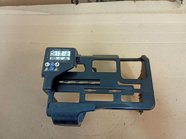 DRŽÁK POJISTKOVÉ SKŘÍNKY