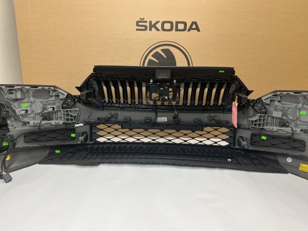 Přední nárazník pro Škoda Octavia IV facelift (model od roku 2024) kompletní (zánovní) ZDCI24011