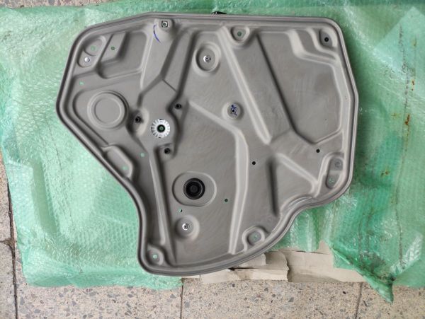 SPOUŠTĚČ SKLA BEZ MOTORU