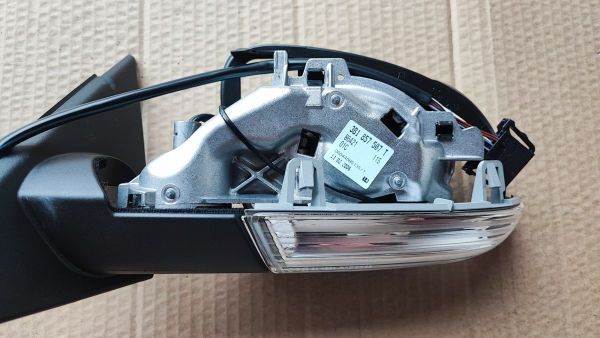 POUZDRO VNĚJŠÍHO ZRCÁTKA