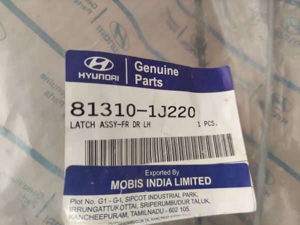 ZÁMEK LEVÝCH PŘEDNÍCH DVEŘÍ