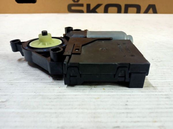 MOTOR PRO SPOUSTEC OKEN