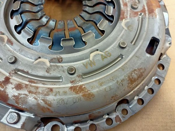 LAMELA SPOJKY S PŘÍTLACNÝM KOTOUČEM