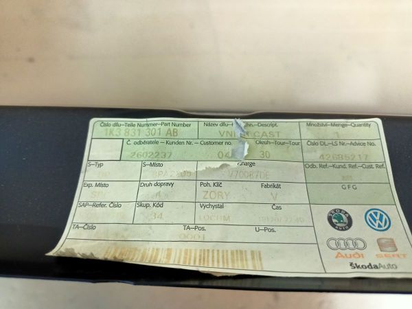 VNITŘNÍ ČÁST DVEŘÍ