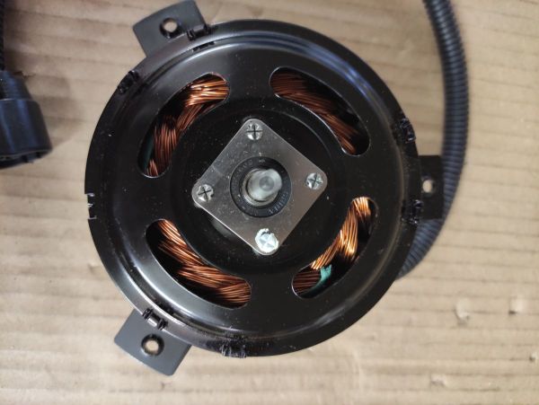 MOTOR VENTILÁTORU CHLAZENÍ