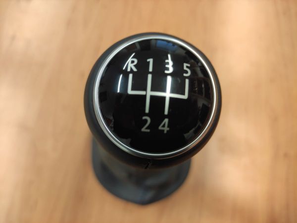 OE koženková řadící páka CADDY 2004-2008 -  5.kvalt