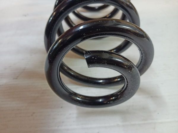 PRUŽINA ŠROUBOVITÁ