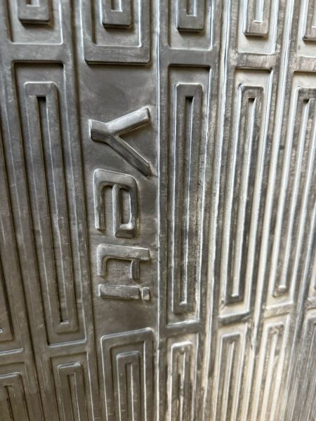 KOBEREC ZAVAZADLOVÝ POŠKOZENO