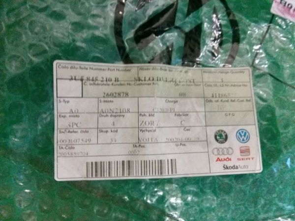 BOČNÍ OKNO S TĚSNĚNÍM