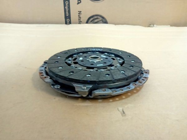 LAMELA SPOJKY S PŘÍTLACNÝM KOTOUČEM