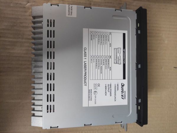 AUTORÁDIO ORIGINÁLNÍ USB, AUX, MP3, RDS