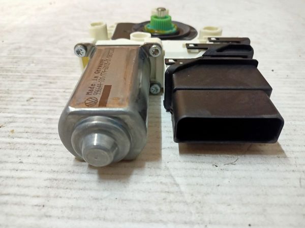 MOTOR PRO SPOUŠTĚČ