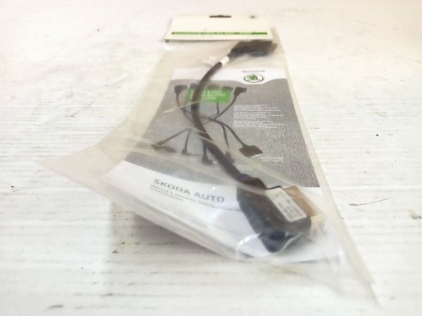 PROPOJOVACÍ KABEL IPOD/IPHONE