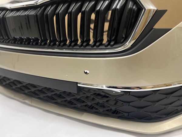 Přední nárazník pro Škoda Octavia IV facelift (model od roku 2024) kompletní (zánovní) ZDCI24012