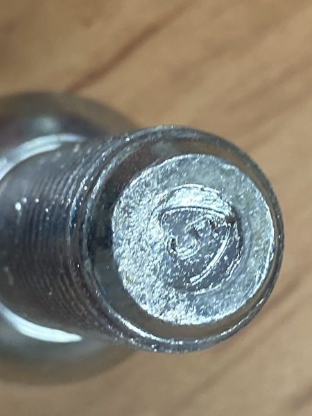 BEZPEČNOSTNÍ ŠROUB KOLA S OŘECHEM ABC 5 - 16 zoubků