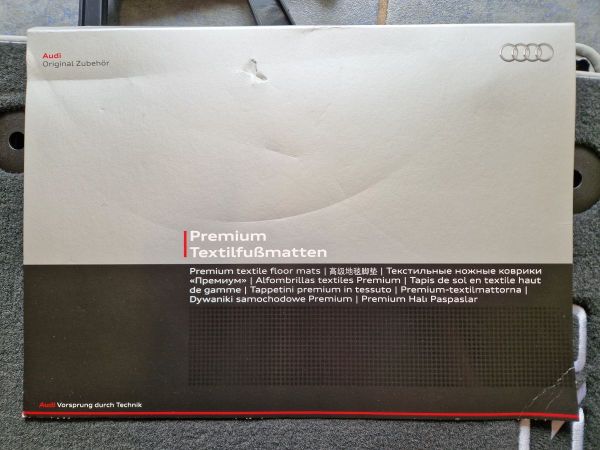 OE sada gumových koberců Audi Q3