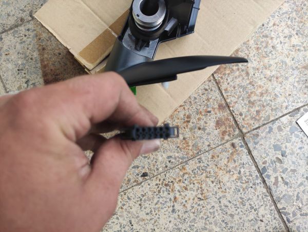 POUZDRO VNĚJŠÍHO ZRCÁTKA