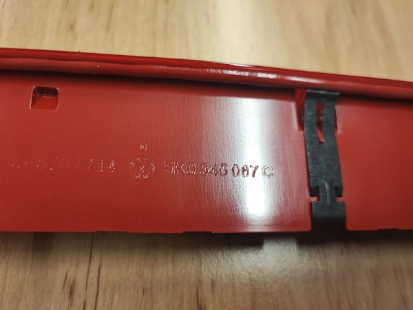 PŘÍDAVNÉ BRZDOVÉ SVĚTLO