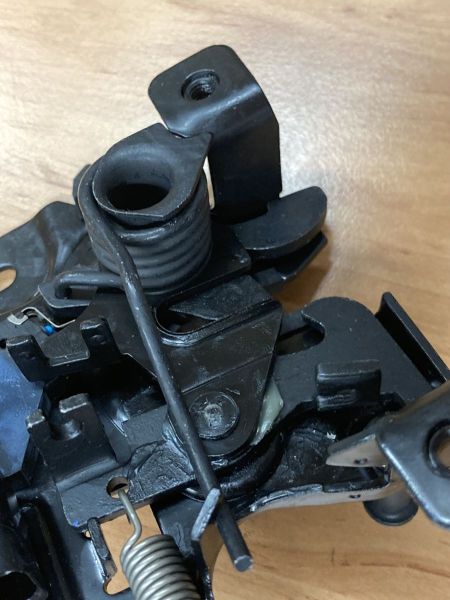 Zámek kapoty FABIA I