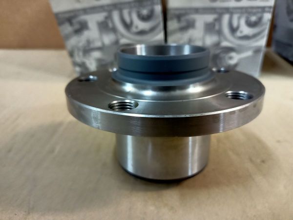 NÁBOJ KOLA S LOŽISKEM