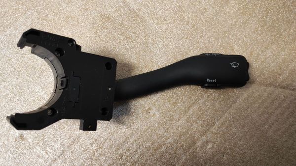 SPÍNAČ PRO STĚRAČE