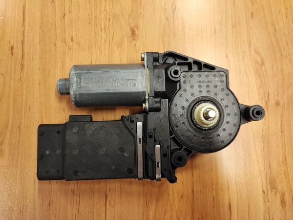 MOTOR PRO SPOUŠTĚČ OKEN