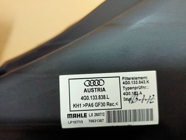 VZDUCHOVÝ FILTR  1X ŠKRÁBNUTÝ