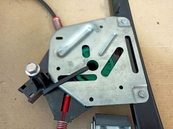 SPOUŠTĚČ SKLA BEZ MOTORU