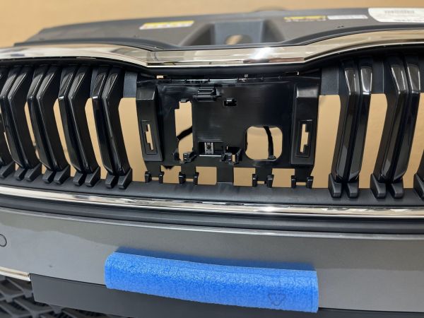 Přední nárazník pro Škoda Octavia IV facelift (model od roku 2024) kompletní (zánovní) ZDCI24008