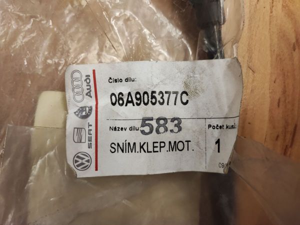 SNÍMAČ KLEPÁNÍ MOTORU