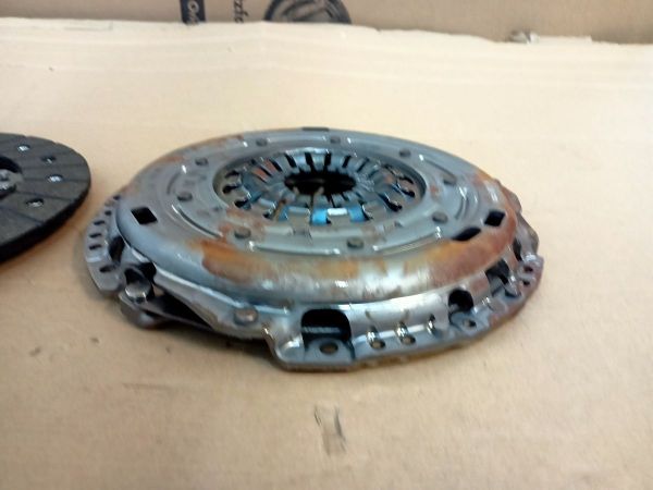 LAMELA SPOJKY S PŘÍTLACNÝM KOTOUČEM