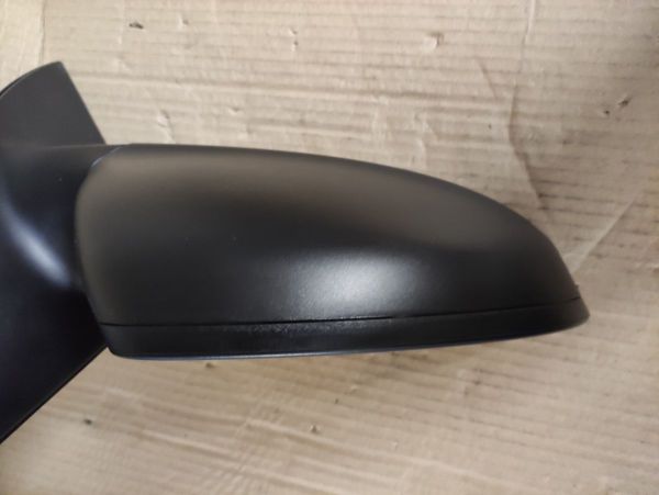 KRYT VNĚJŠÍHO ZRCÁTKA PRAVÝ