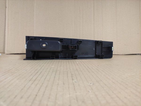 SPÍNAČ OVL.OKNA SPOLUJEZDCE