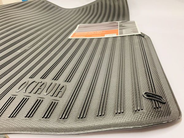 Gumotextilní koberec zavazadlového prostoru - OCTAVIA II LIFTBACK