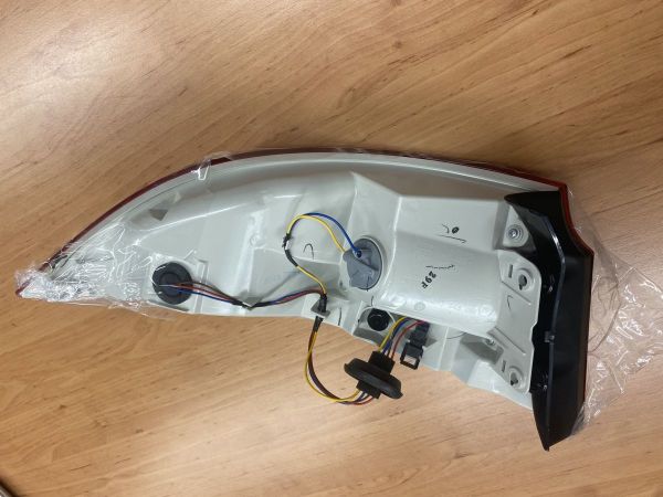 SVÍTILNA SUPERB II FACE - zadní vnější pravá