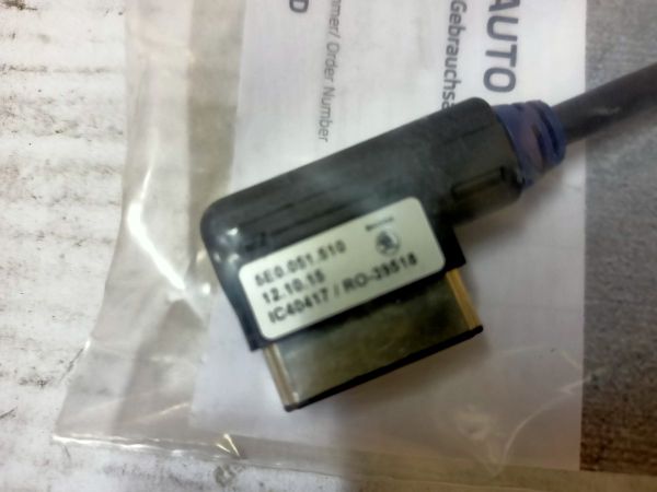 PROPOJOVACÍ KABEL IPOD/IPHONE