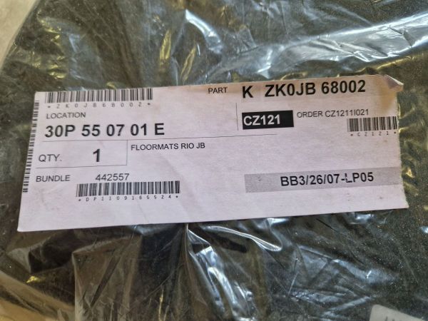 OE sada textilních koberců Kia Rio II