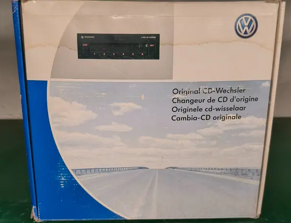 CD-měnič na 6 disků