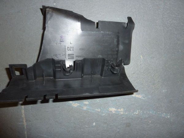 VEDENI VZDUCHU K CHLADICI VLEVO ATECA