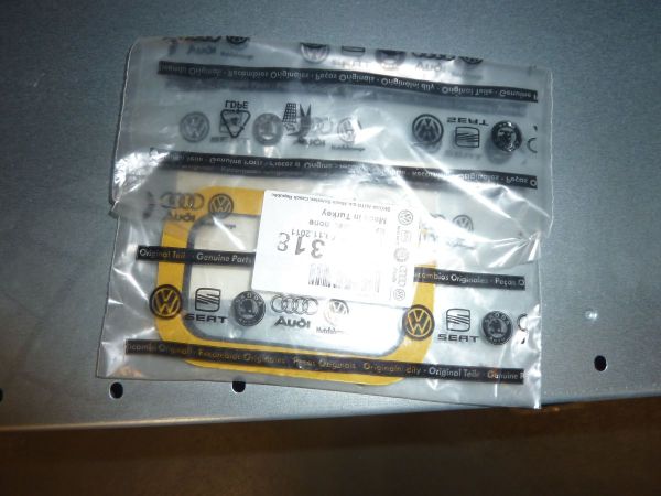 TESNENI ZADNI SKUPINOVE SVITILNY