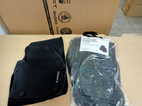 KOBERCE KAMIQ - POZOR ANGLIE - PRAVOSTRANNÉ ŘÍZENÍ