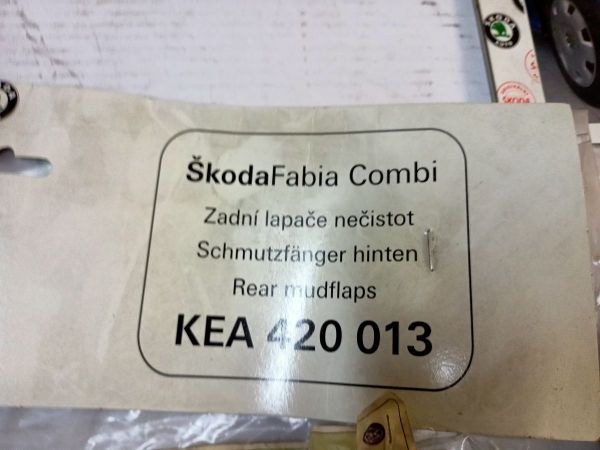 LAPAČE 1KS ŠKRÁBANCE 2KS NENÍ MONTÁŽNÍ PŘÍSLUŠENCTVÍ