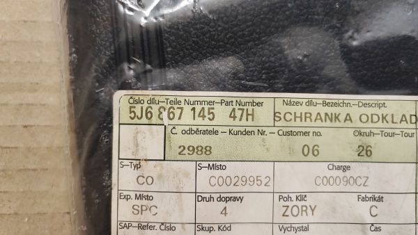 ODKLÁDACÍ SCHRÁNKA