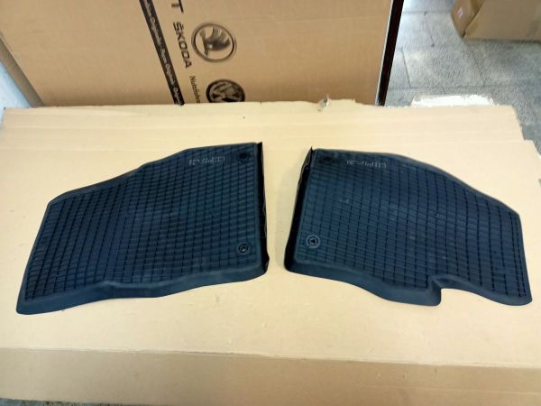 KOBERCE KAMIQ - POZOR ANGLIE - PRAVOSTRANNÉ ŘÍZENÍ