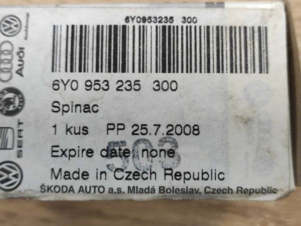 SPÍNAČ VAROVNÝCH SVĚTEL