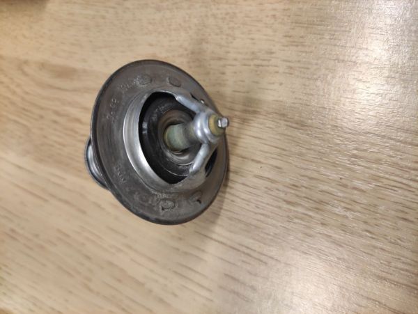 TERMOSTAT CHLADÍCÍ KAPALINY