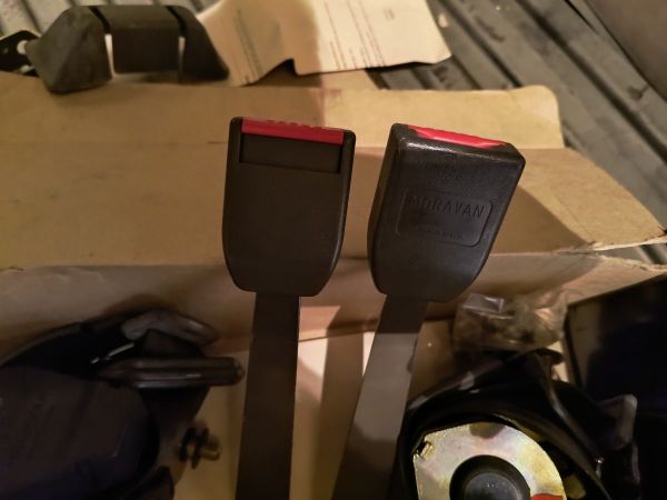 BEZPEČNOSTNÍ PÁSY