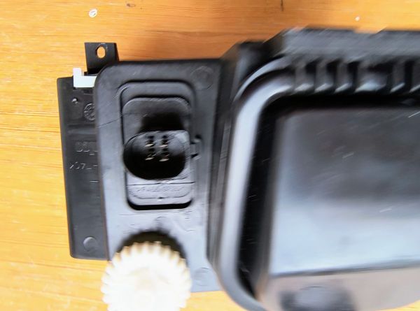 SVĚTLOMET HALOGENOVÝ