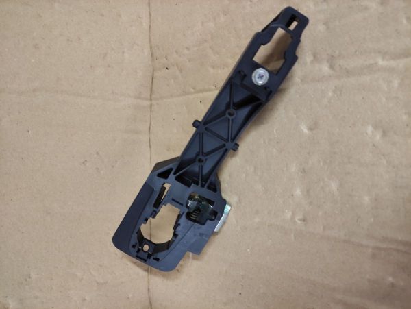 ZÁKLADNA PŘEDNÍ VNĚJŠÍ KLIKY