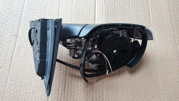 POUZDRO VNĚJŠÍHO ZRCÁTKA